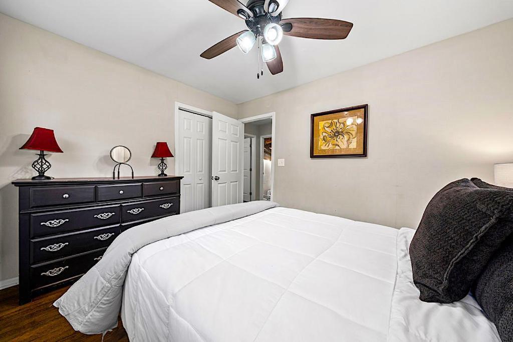 Goodkarma Rentals Refreshed Smyrna Home Near Battery Atl Half Mile To Interstate Atlanta Eksteriør billede