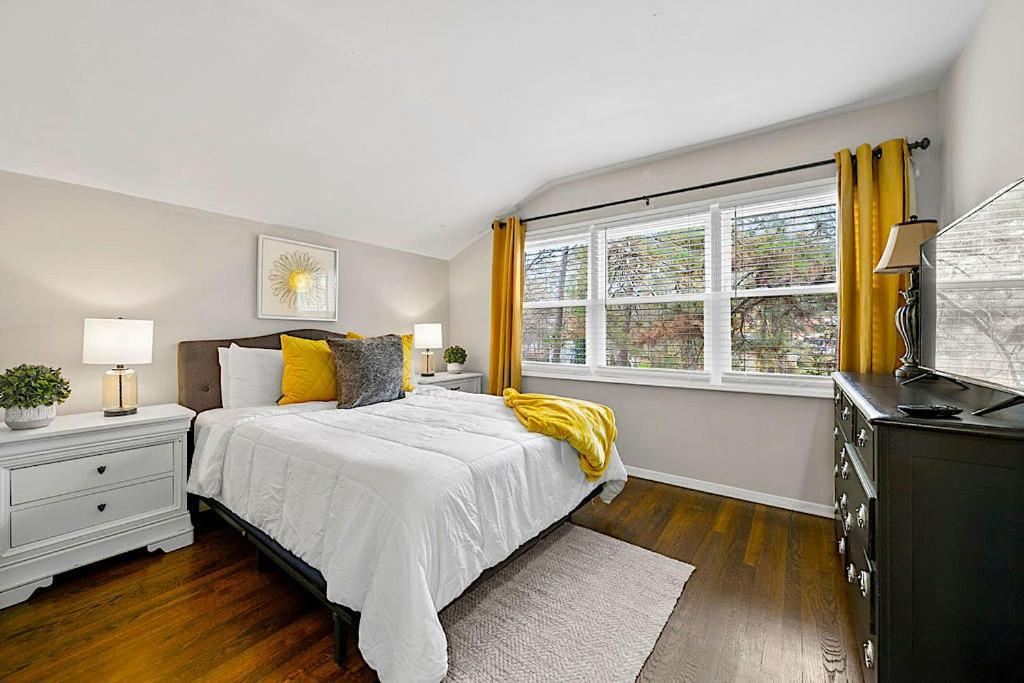 Goodkarma Rentals Refreshed Smyrna Home Near Battery Atl Half Mile To Interstate Atlanta Eksteriør billede